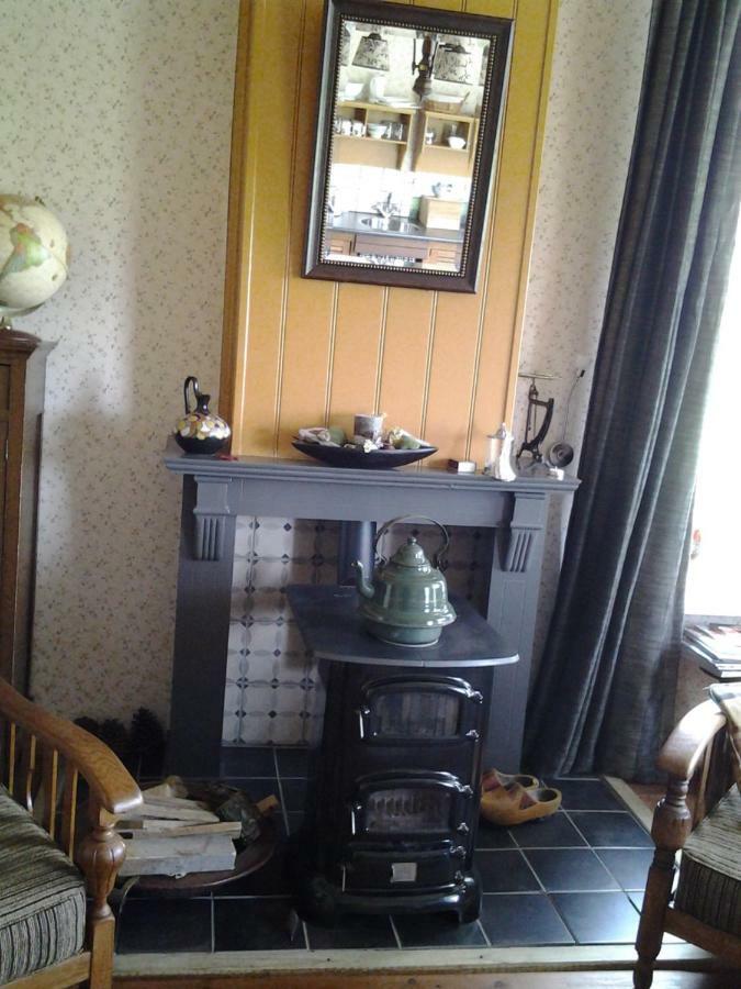 Bed and Breakfast De Wylgepleats Jutrijp Экстерьер фото